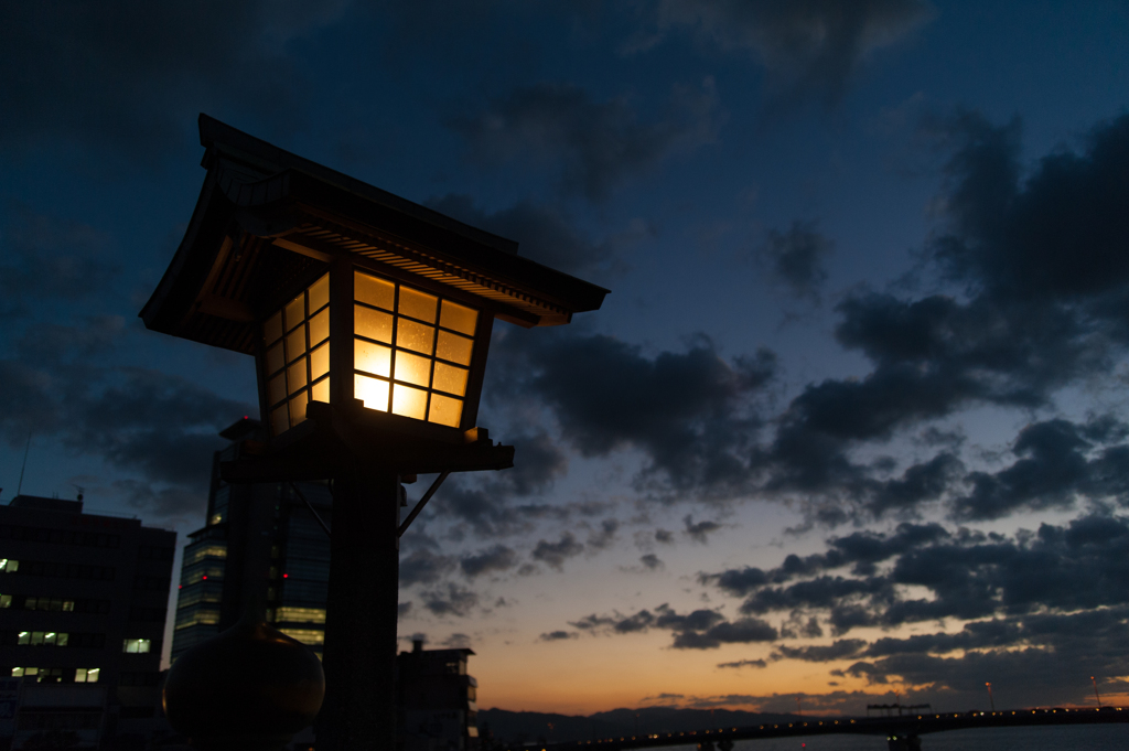 松江大橋灯ろう。