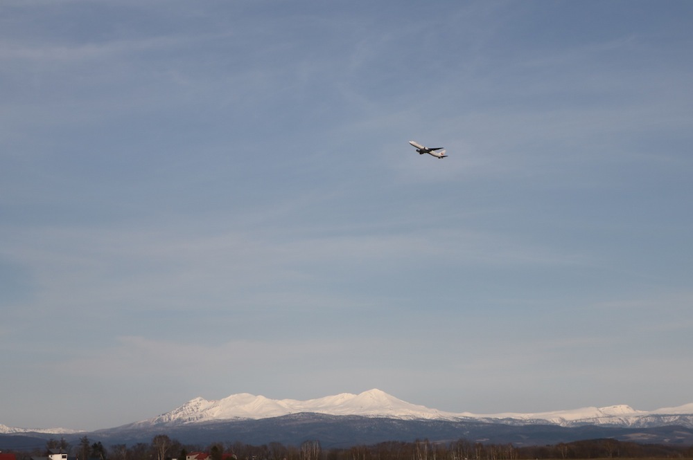 大雪山と飛行機