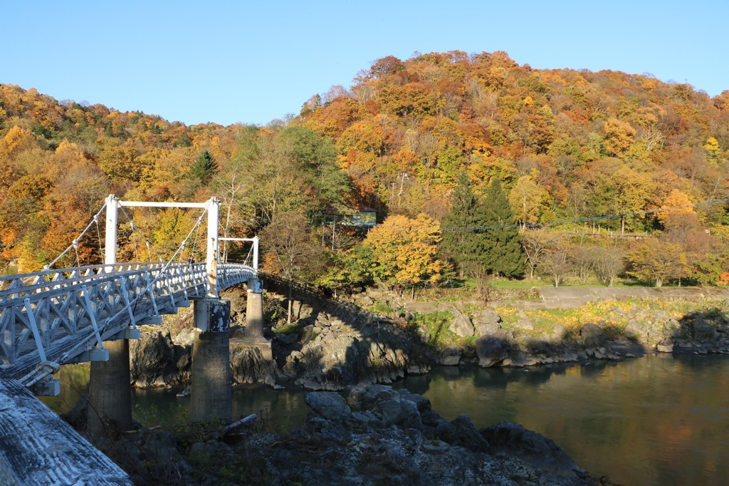 紅葉と吊り橋