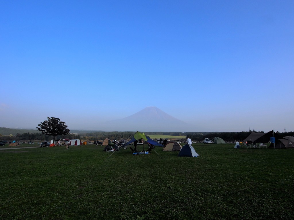 キャンプ場から富士山