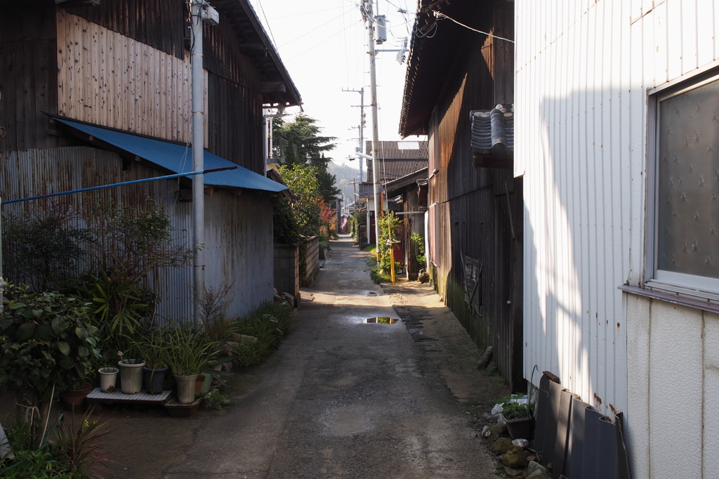 中島の路地裏