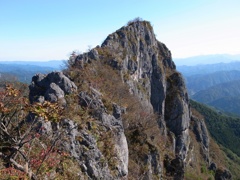 二子山の岩稜