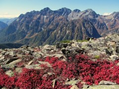 穂高岳と紅葉