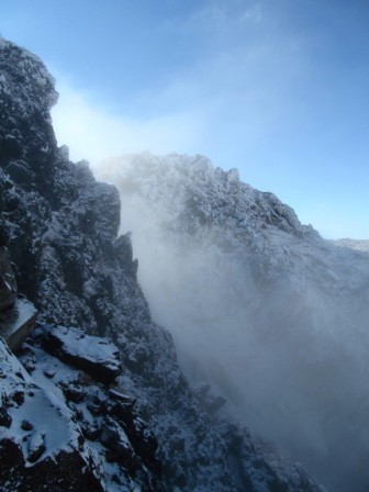 日光白根山　極寒に挑む