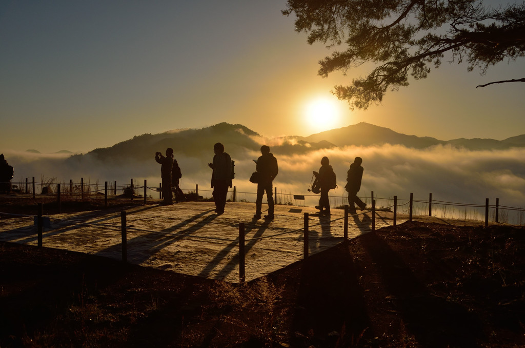 天空の城　竹田城より朝日を望む