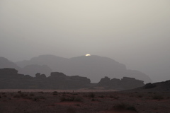 砂漠の朝日