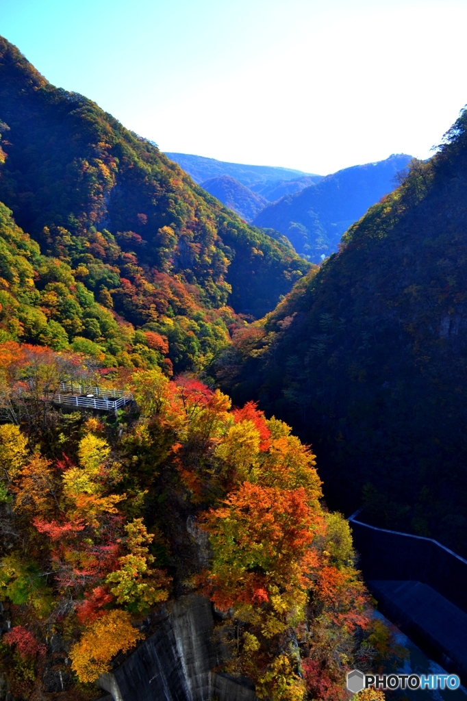 川治ダムからの紅葉景色２