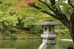 池と灯籠