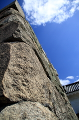 石垣と青空