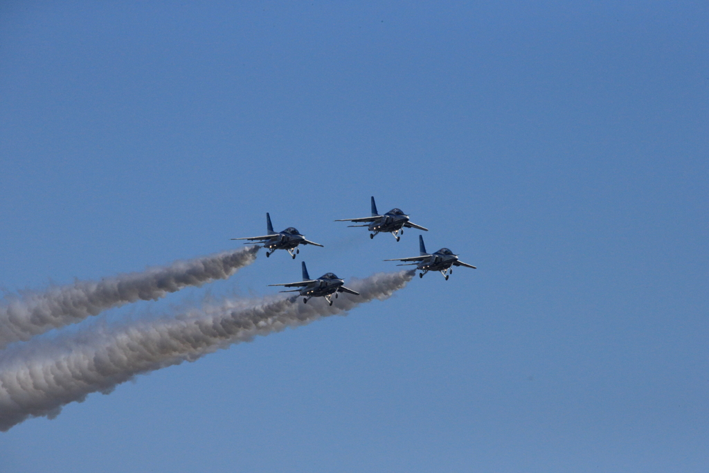 入閒航空祭2017　ブルーインパルス展示飛行(第1区分)(2)