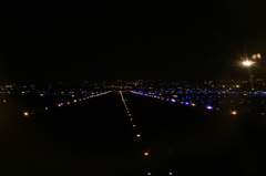 夜の滑走路