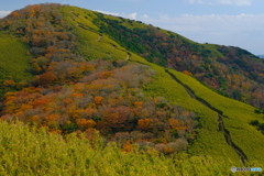 カルデラの外輪山を行く。