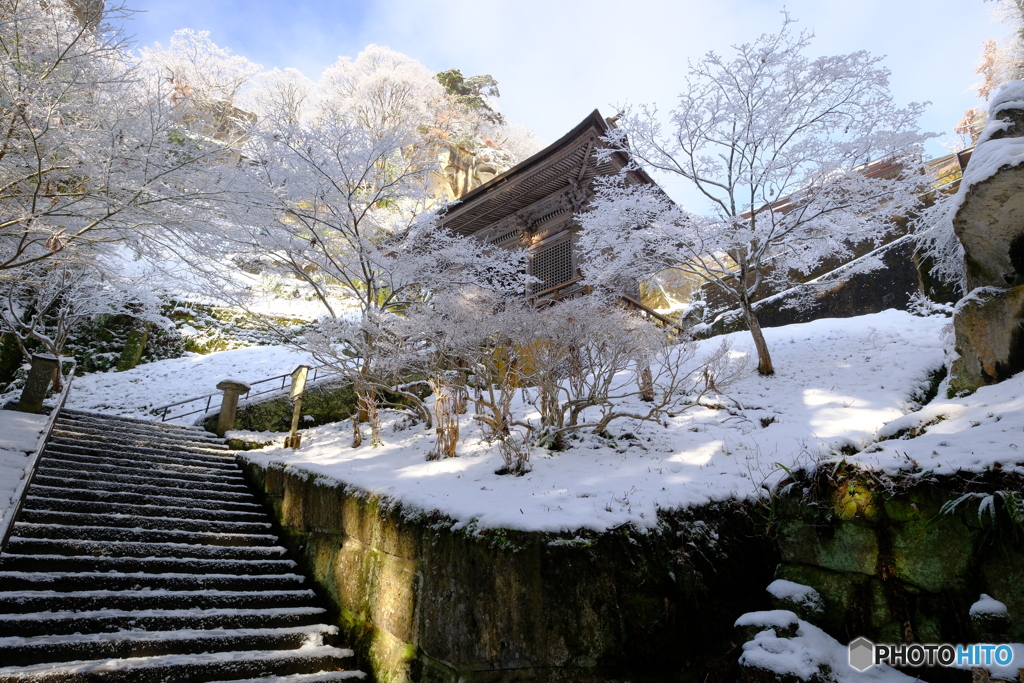 雪の山寺
