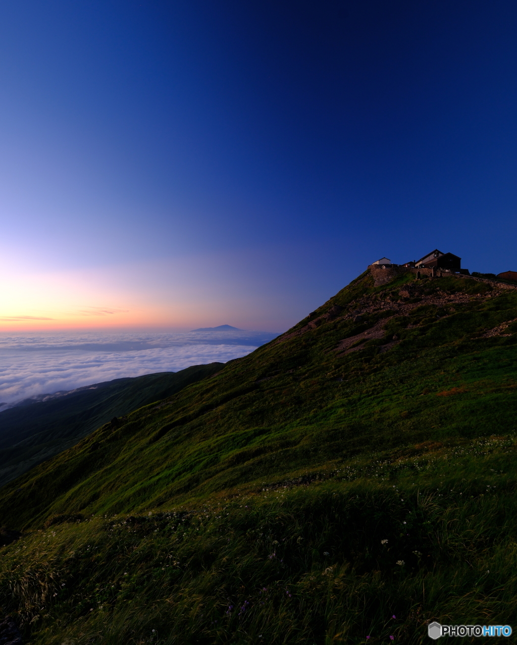 月山から鳥海山