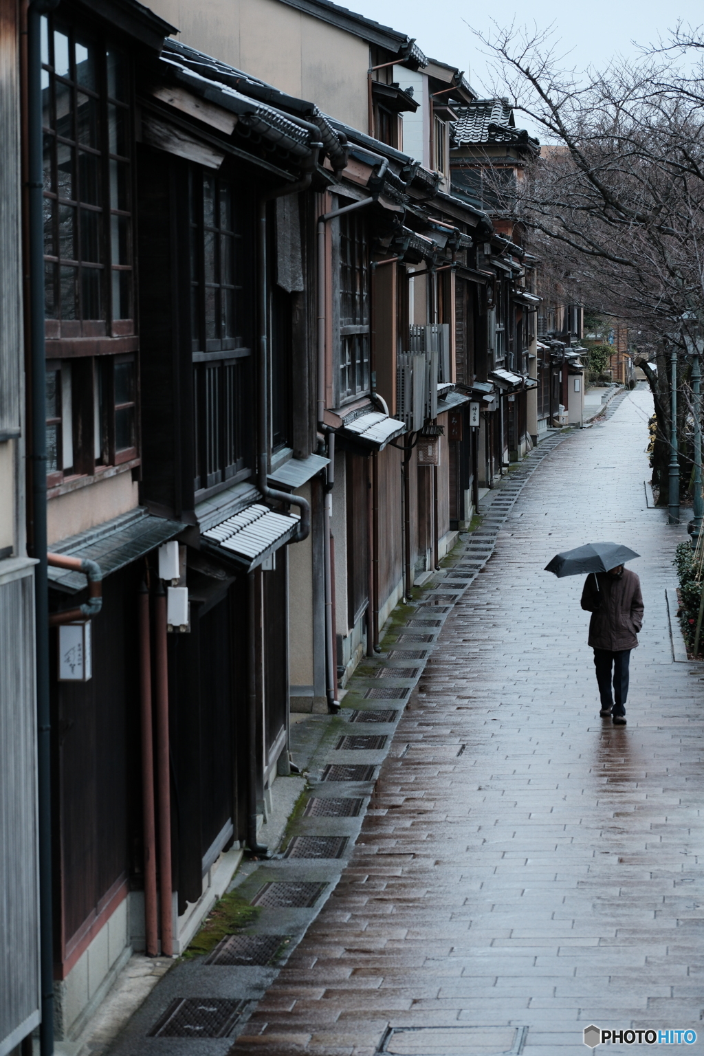 雨の主計町