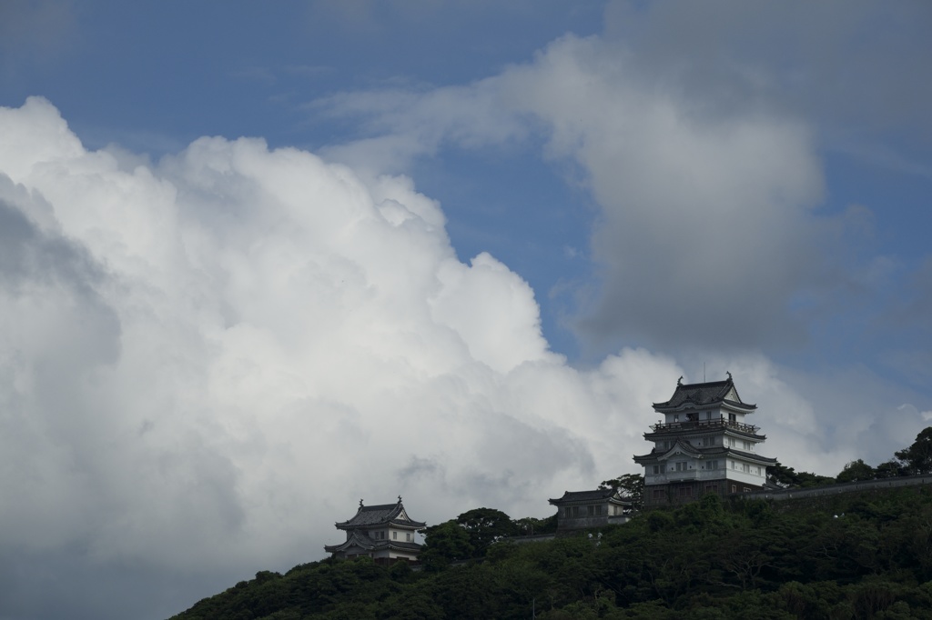 山の上の夏城