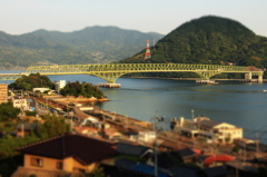 橋を渡り、故郷へ