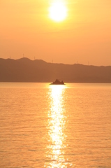 離島と一筋の光