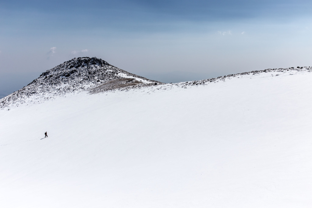 A sheet of snow 