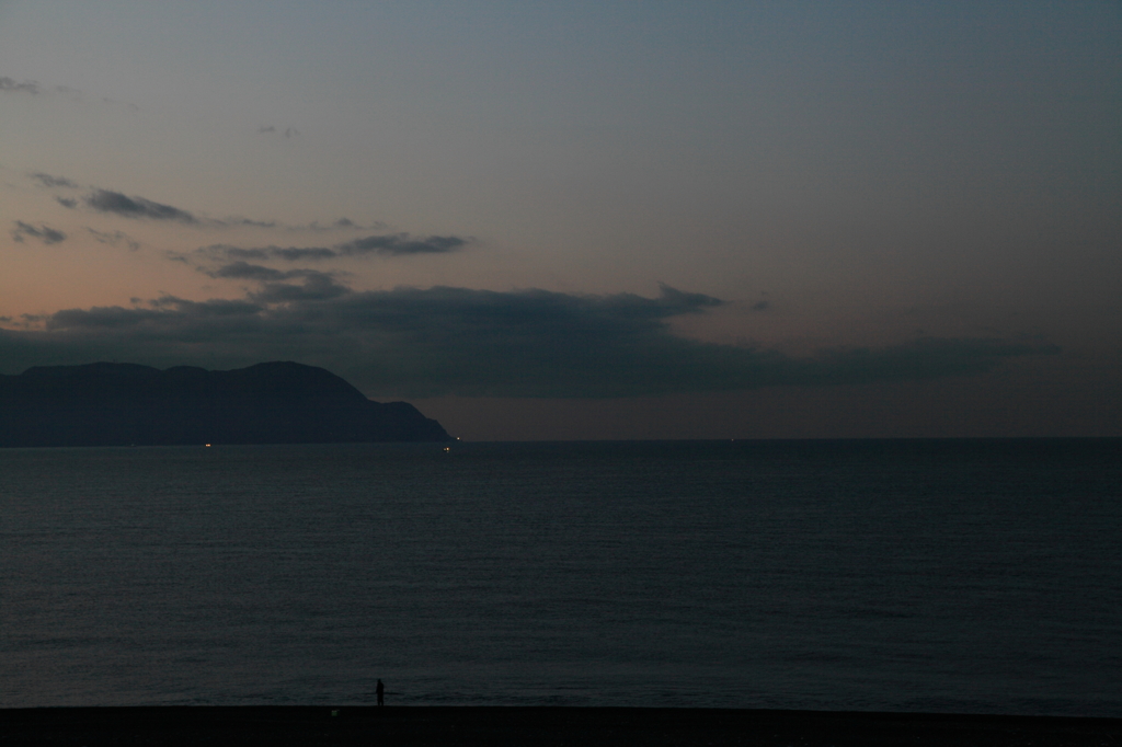 早朝の駿河湾