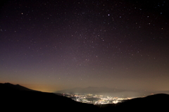 富士見台からの茅野市の夜景と星空