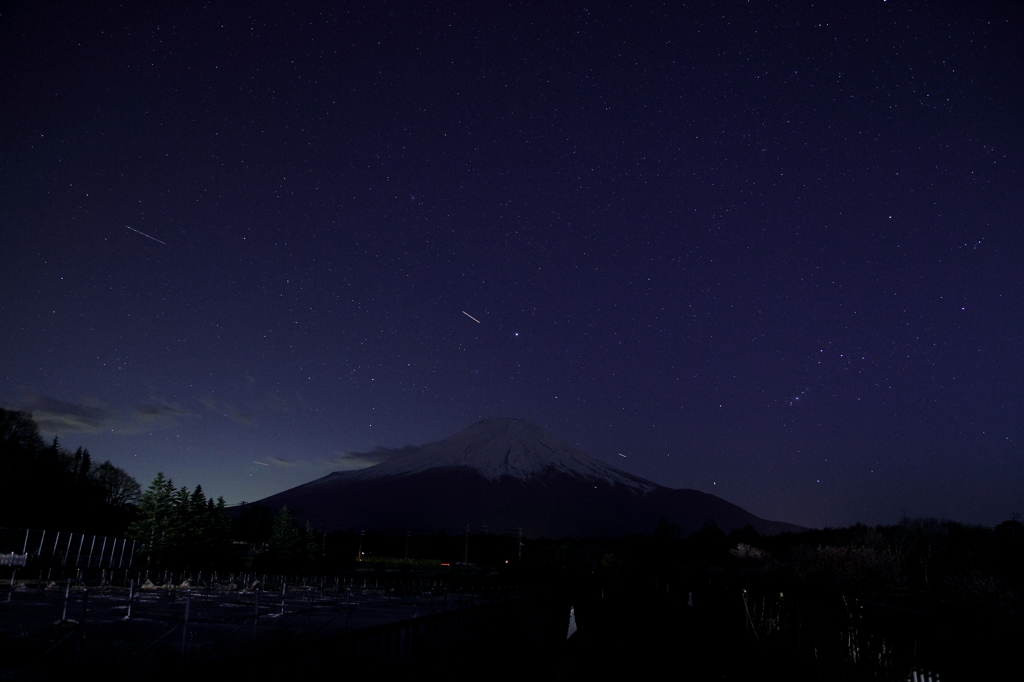 富士山と星空