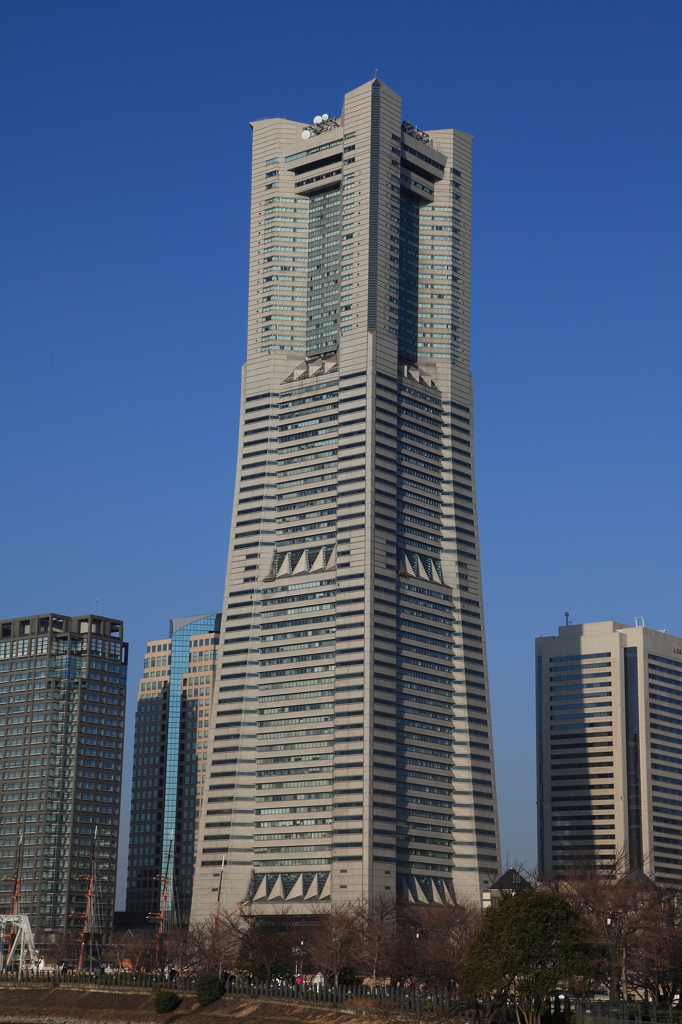 ランドマークタワー　２
