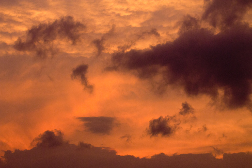 赤く染まる空