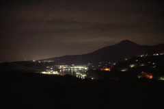 夜の蓼科山と白樺湖