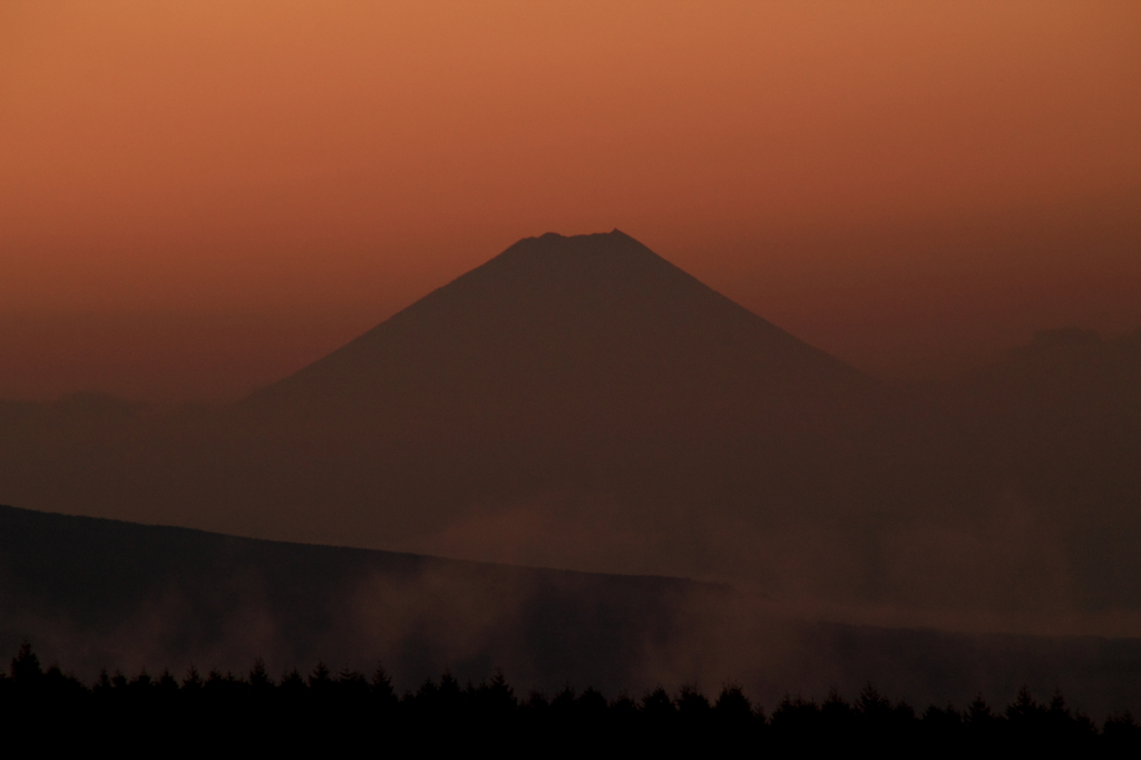 朝焼けの富士山