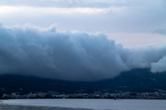 岡谷市上空の厚い雲