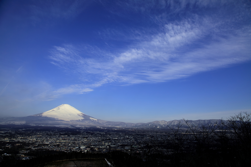 県道401号線からの富士山と御殿場市街地