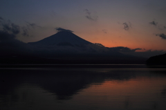 夕方の逆さ富士