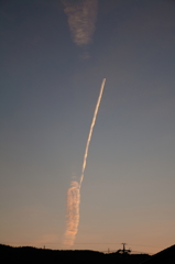 夕方の飛行機雲