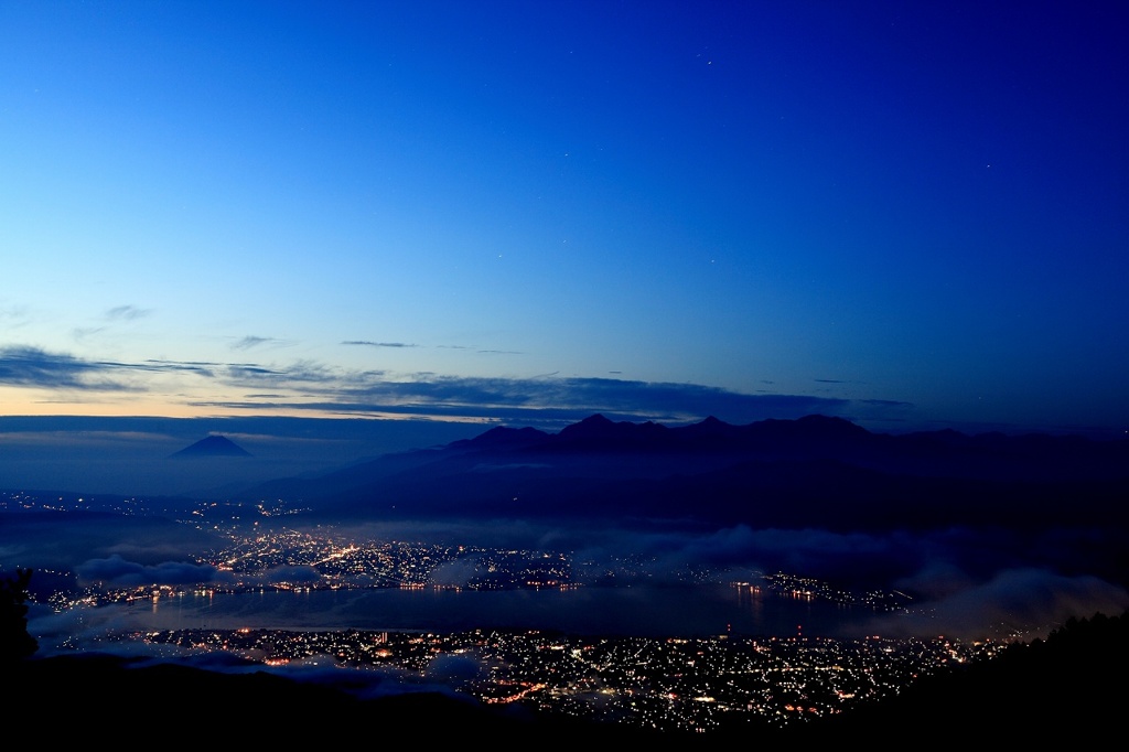 諏訪湖周辺の夜景