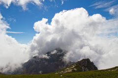 三沢岳を覆う雲