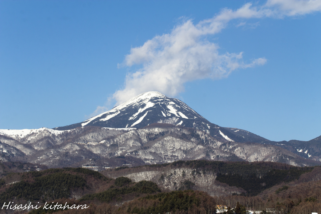 頭上に昇る煙雲