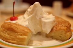 シロノワールを一口食べたあと・・・