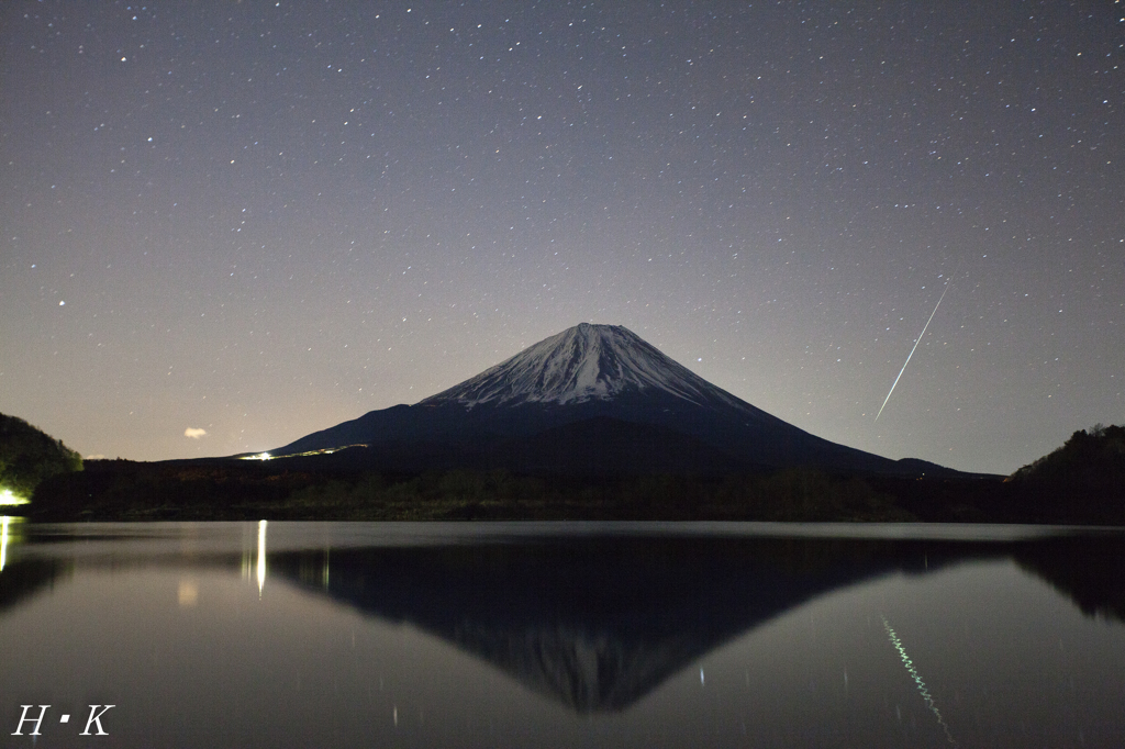 流星映る