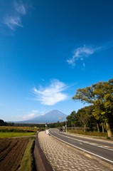 道の先には富士山