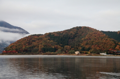河口湖と紅葉