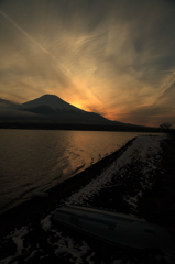 山中湖の夕景と富士山