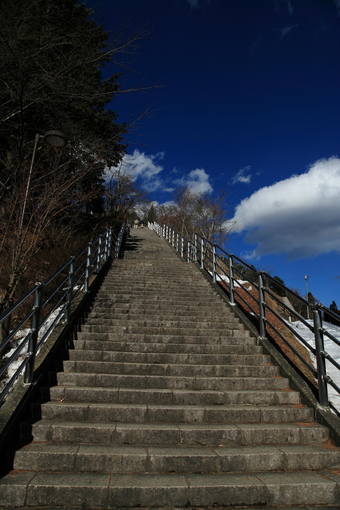 空へと続く階段