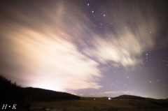 雲で隠れる星空