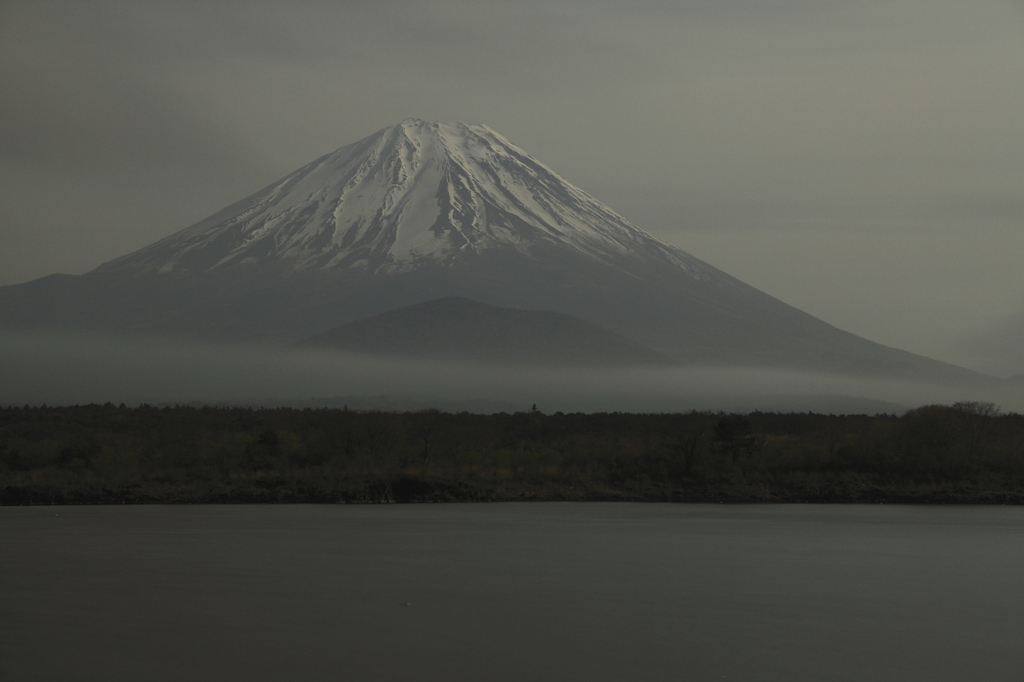 精進湖からの富士山