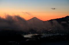 朝焼けの富士山
