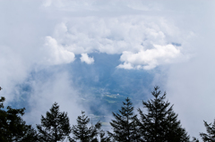 雲の隙間から見る風景