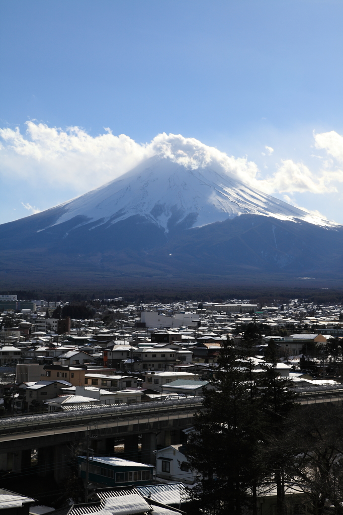 富士山と富士吉田市街地