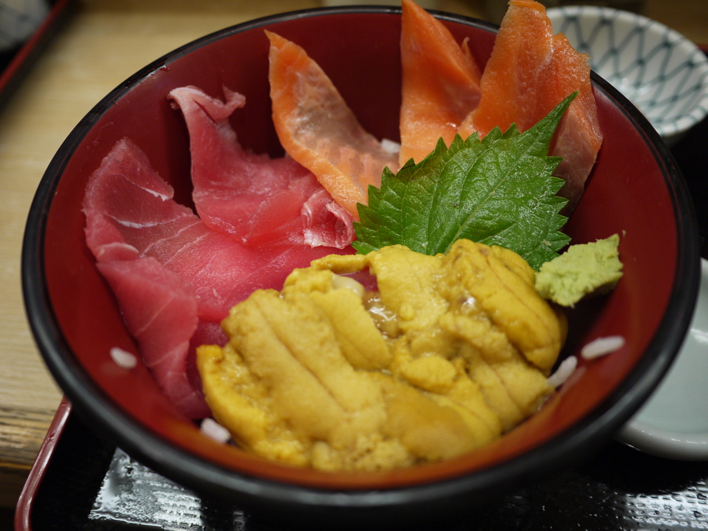 トロサーモンウニ丼