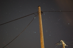 夜　電柱　星